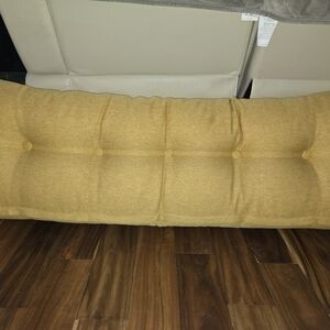 Elegant Gold Tufted Cushion